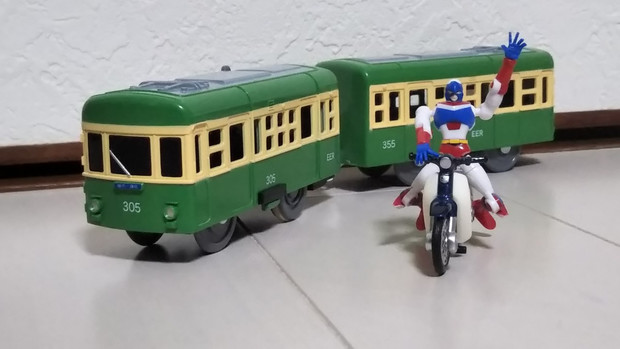 江ノ電自転車ニキをプラレール等で出来る限り再現してみた レオナ さんのイラスト ニコニコ静画 イラスト