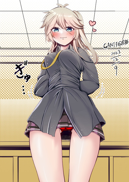 ダボダボシャツを絞って体のライン見せるあーし