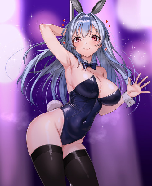 怪しいお店で働いてるバニー慧音先生①