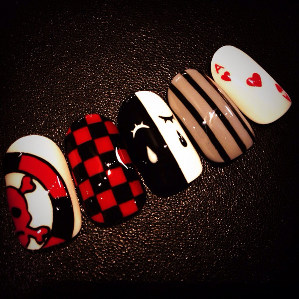 ボカネイル ポーカーフェイス 手書き ﾉ W ヾ さんのイラスト ニコニコ静画 イラスト