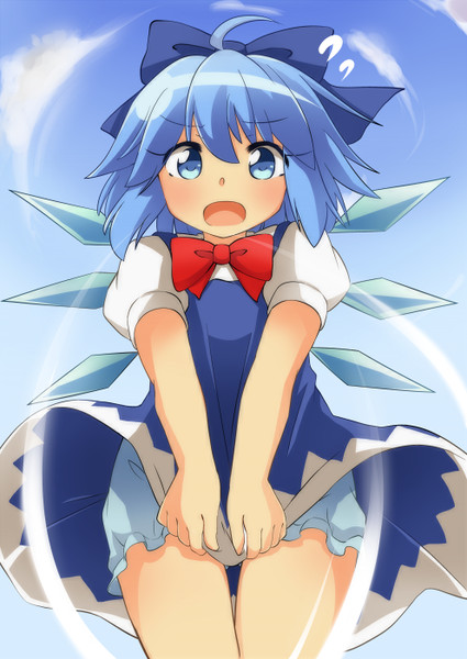 お題 風で捲れ上がるスカートを恥ずかしそうに手で押さえつつドロチラするチルノ もじゃ さんのイラスト ニコニコ静画 イラスト