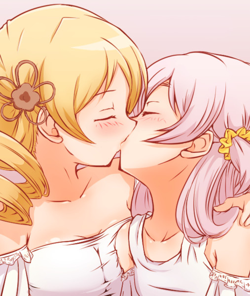 幸せなキスをするマミなぎ やんまーみ さんのイラスト ニコニコ静画 イラスト